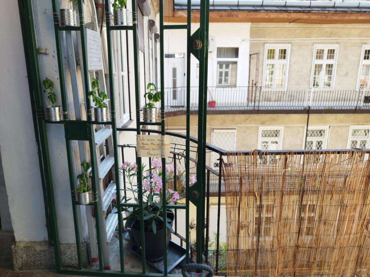 My Little Paradise Budapest Exteriör bild